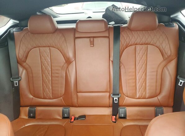 5UXCY8C0XM9D82847 2021 BMW X6 White Vista de los asientos traseros