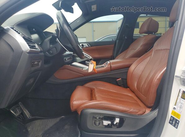 5UXCY8C0XM9D82847 2021 BMW X6 White Vista interior delantera