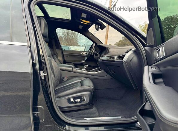 5UXJU2C51KLN65059 2019 BMW X5 Black Widok z przodu