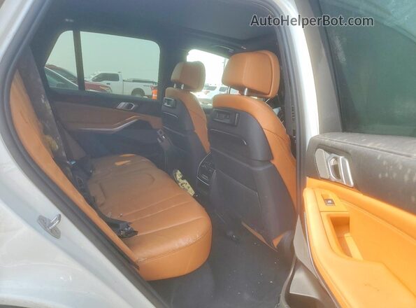 5UXJU2C51KLN66700 2019 BMW X5 White Հետևի նստատեղերի տեսք