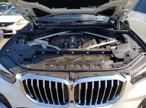 5UXJU2C53KLN66228 2019 BMW X5 White Widok komory silnika