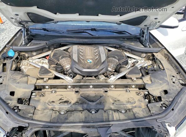 5UXJU4C02N9L72081 2022 BMW X5 White Widok komory silnika