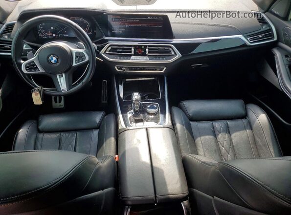 5UXJU4C02N9L72081 2022 BMW X5 White Widok deski rozdzielczej