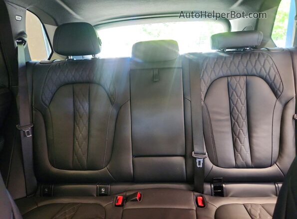 5UXJU4C03P9R05865 2023 BMW X5 Black Widok tylnych siedzeń