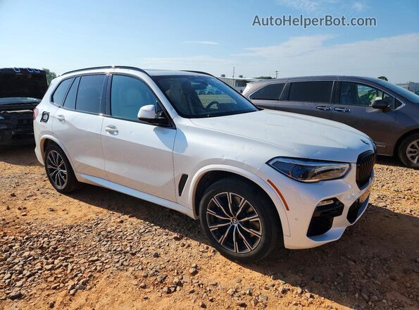 5UXJU4C05L9C67180 2020 BMW X5 White Przód prawy
