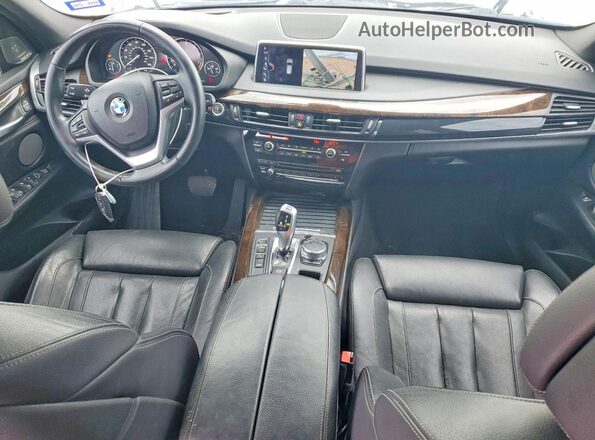 5UXKR0C30H0V77366 2017 BMW X5 Белый Вид панели приборов
