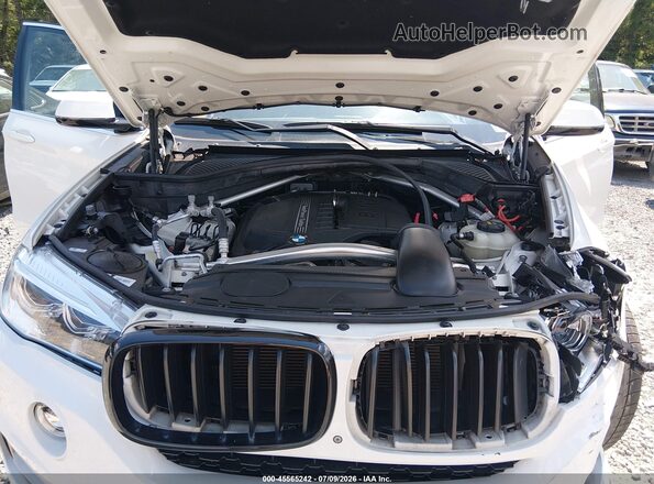 5UXKR0C31H0X81402 2017 BMW X5 White Rear view