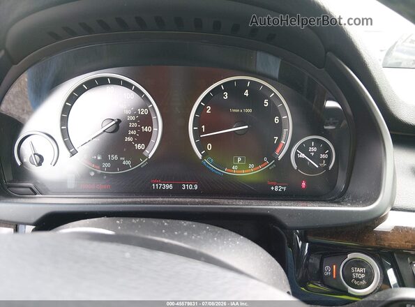 5UXKR0C34H0V83977 2017 BMW X5 White Вид задніх сидінь