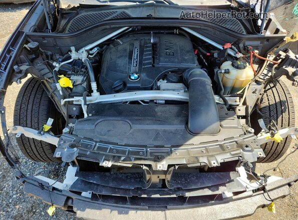 5UXKR0C34H0X82771 2017 BMW X5 Blue ძრავის განყოფილების ხედი