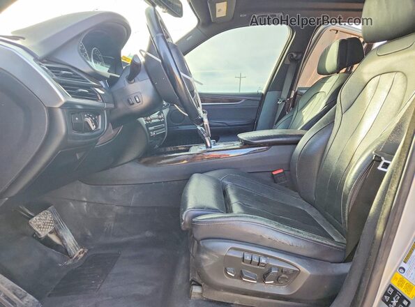 5UXKR0C3XH0V72465 2017 BMW X5 Silver Widok wnętrza z przodu
