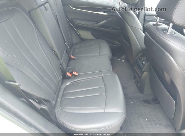5UXKR0C3XH0V73230 2017 BMW X5 White VIN sticker view