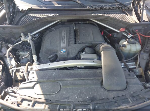 5UXKR0C3XH0X77123 2017 BMW X5 Black Widok z tyłu
