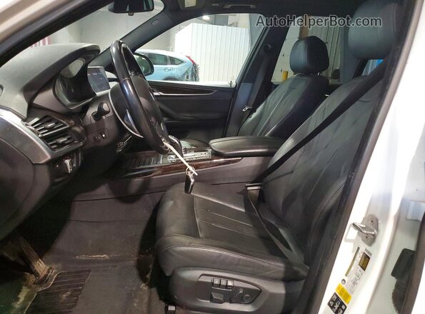 5UXKR0C50JL072045 2018 BMW X5 White Vista interior delantera