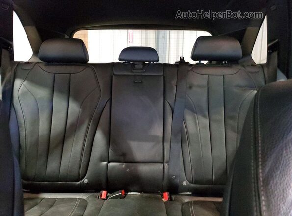 5UXKR0C50JL072045 2018 BMW X5 White Vista de los asientos traseros