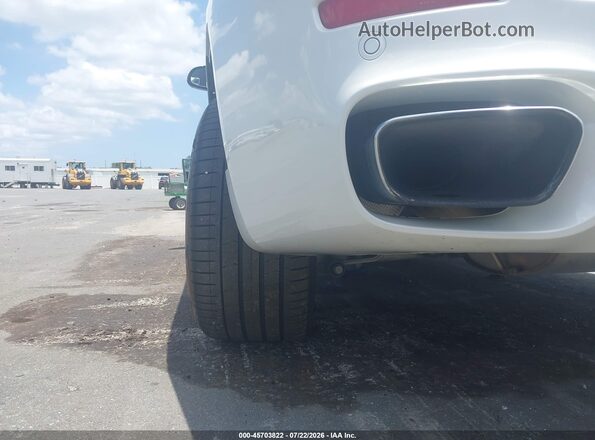5UXKR0C53J0Y00751 2018 BMW X5 White 