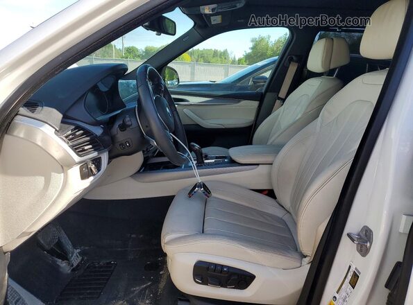 5UXKR0C54JL075451 2018 BMW X5 White Vista interior delantera