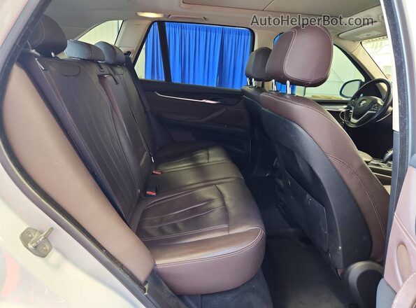 5UXKR0C55JL072865 2018 BMW X5 White Вид задньої частини салону
