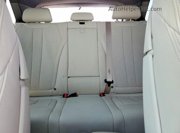 5UXKR0C56JL073121 2018 BMW X5 White Vista de los asientos traseros