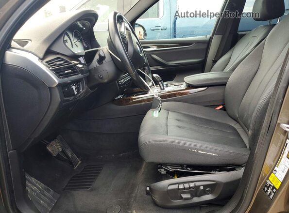 5UXKR0C58H0V67136 2017 BMW X5 Tan Widok wnętrza z przodu
