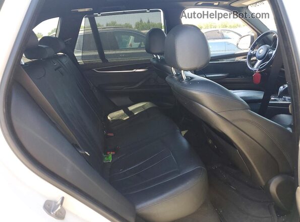 5UXKR0C5XG0P20422 2016 BMW X5 White Rear seats view