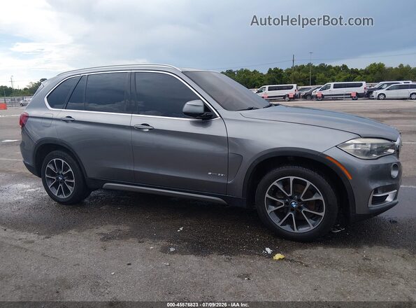 5UXKR2C32H0U24063 2017 BMW X5 Серый Вид задней части салона