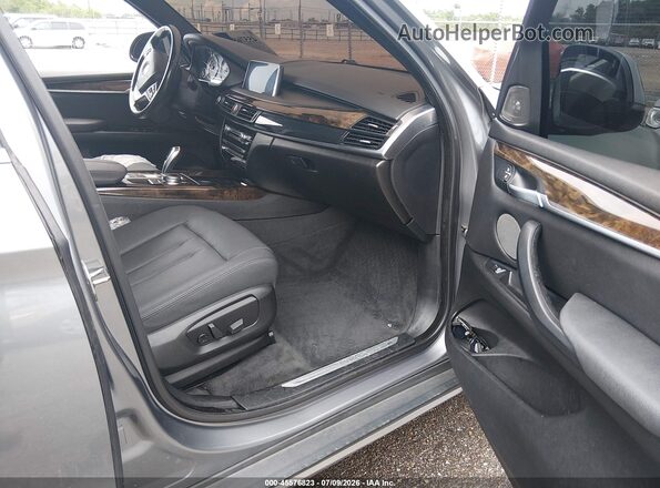 5UXKR2C32H0U24063 2017 BMW X5 Серый Вид салона спереди