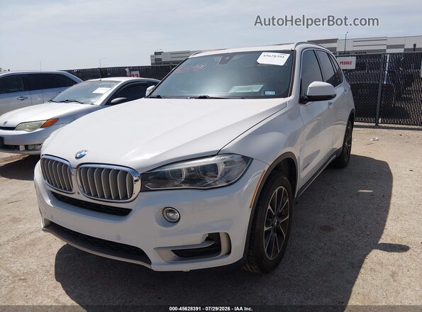 5UXKR2C32H0X03643 2017 BMW X5 Белый Вид спереди