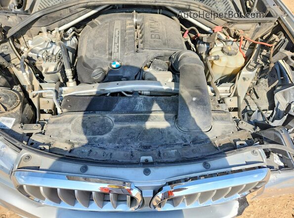 5UXKR2C37H0X06246 2017 BMW X5 Silver Widok wnętrza z tyłu