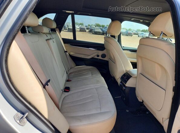 5UXKR2C37H0X06246 2017 BMW X5 Silver Widok tylnych siedzeń