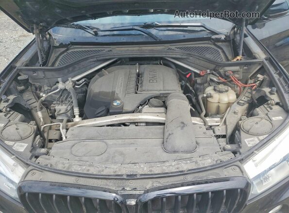 5UXKR2C38H0X03744 2017 BMW X5 Black Widok komory silnika