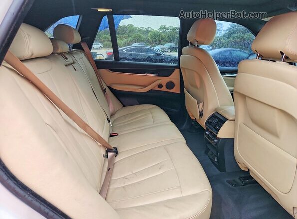 5UXKR2C39H0U22326 2017 BMW X5 White Вид задньої частини салону