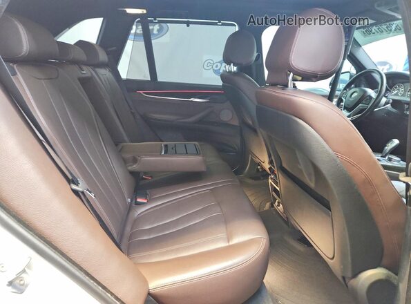 5UXKR2C39H0X04885 2017 BMW X5 White Vista interior trasera