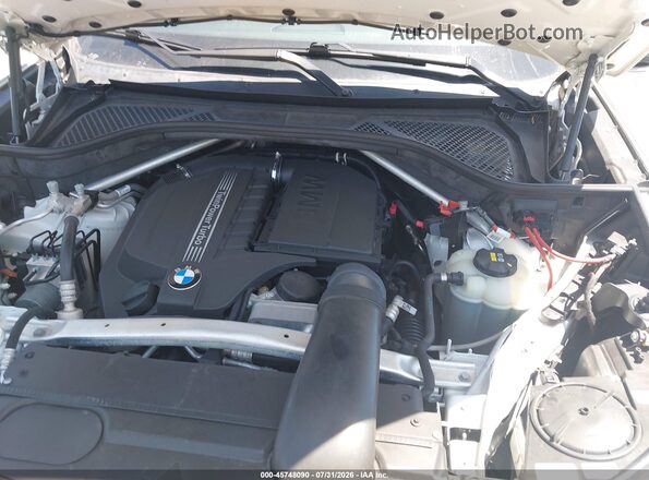 5UXKR2C50J0Z20180 2018 BMW X5 White უკანა ხედი