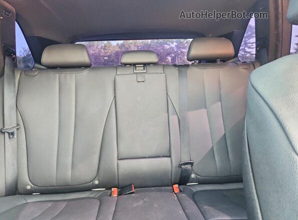 5UXKR2C51J0Z17708 2018 BMW X5 White Widok tylnych siedzeń
