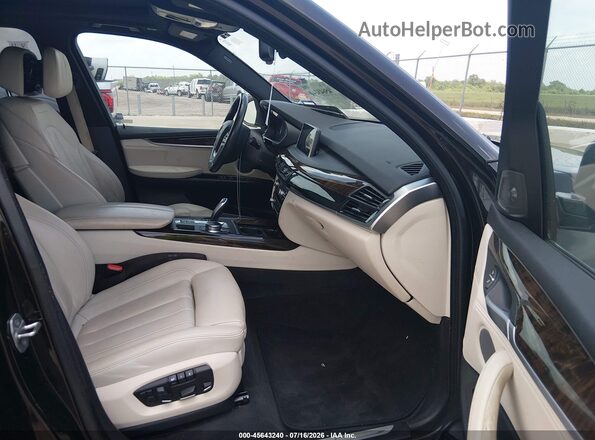 5UXKR2C55H0U19053 2017 BMW X5 Фиолетовый Вид салона спереди