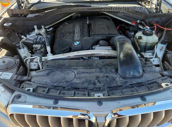 5UXKR2C56J0X08223 2018 BMW X5 Silver ძრავის განყოფილების ხედი