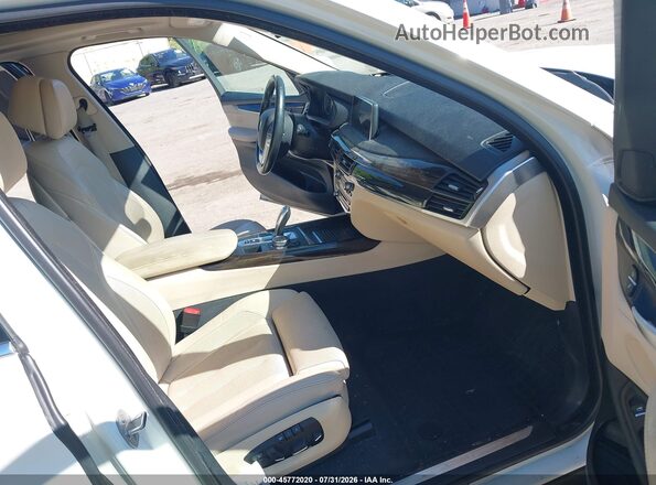 5UXKS4C50G0N15168 2016 BMW X5 Белый Вид салона спереди