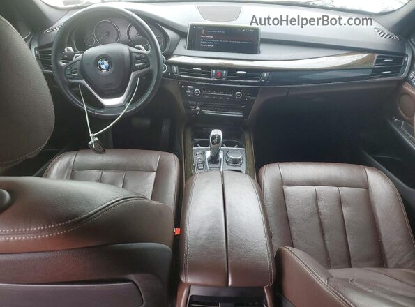 5UXKS4C56J0Z89813 2018 BMW X5 White Dashboard view