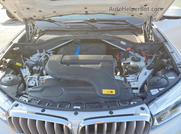 5UXKT0C30H0V97909 2017 BMW X5 Белый Вид подкапотного пространства