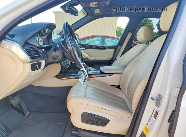 5UXKT0C30H0V97909 2017 BMW X5 Белый Вид салона спереди