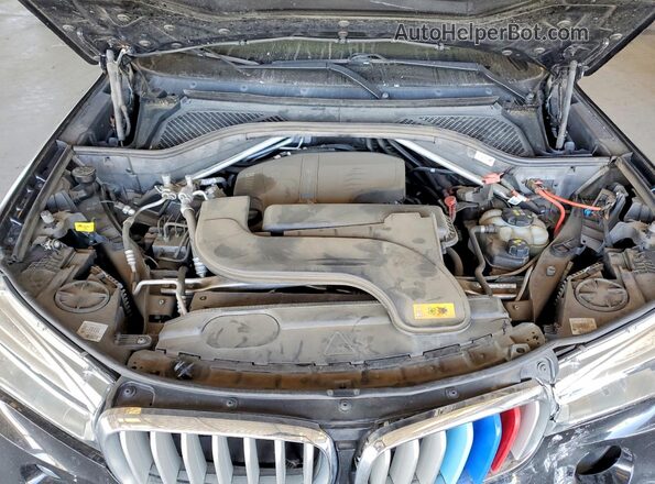 5UXKT0C31H0S81418 2017 BMW X5 Black Vista del compartimento del motor