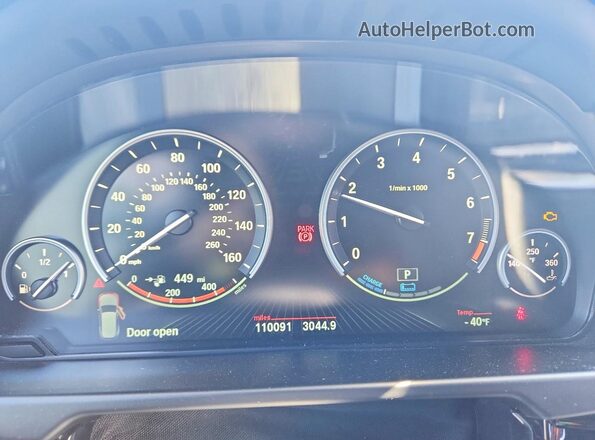 5UXKT0C39H0V96869 2017 BMW X5 Белый Вид щитка приборов