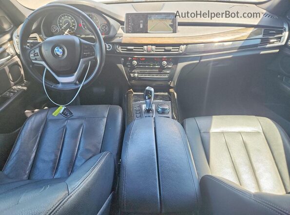 5UXKT0C39H0V96869 2017 BMW X5 Белый Вид панели приборов
