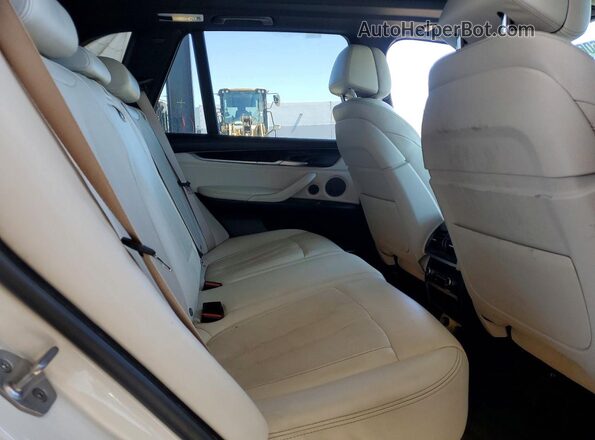 5UXKT0C52J0V99524 2018 BMW X5 White Вид задніх сидінь