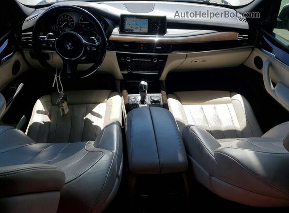 5UXKT0C52J0V99524 2018 BMW X5 White Вид панелі приладів