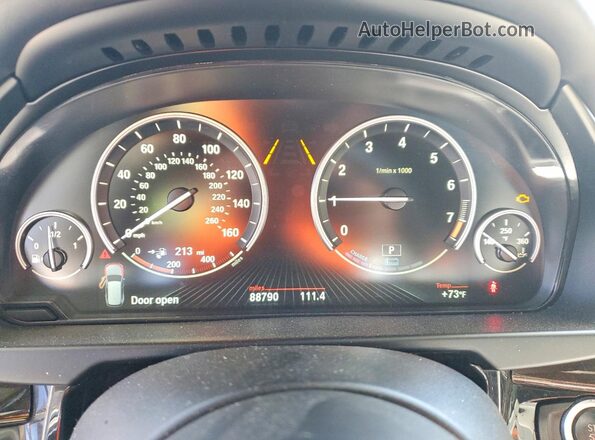 5UXKT0C52J0V99524 2018 BMW X5 White Вид щитка приладів