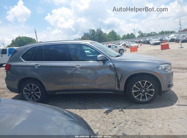 5UXKT0C55J0W04005 2018 BMW X5 Gray Widok wnętrza z tyłu