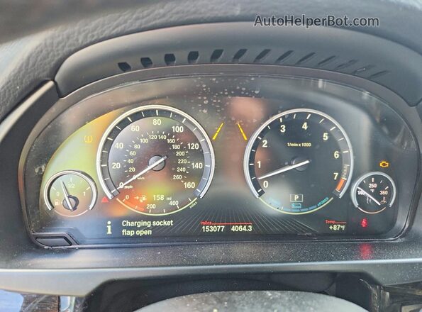 5UXKT0C58J0V98233 2018 BMW X5 Black ხელსაწყოთა პანელის ხედი