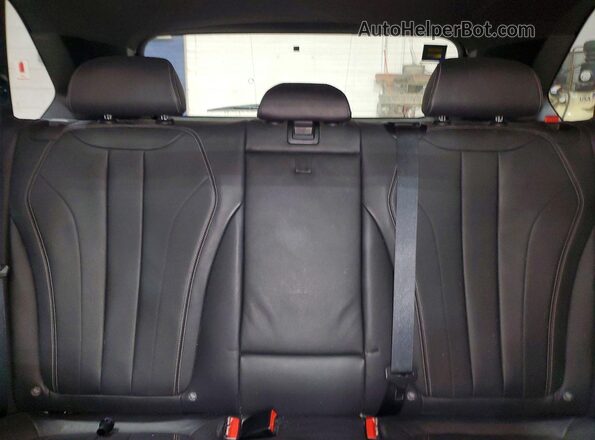 5UXKT0C58J0W00367 2018 BMW X5 Silver Հետևի նստատեղերի տեսք