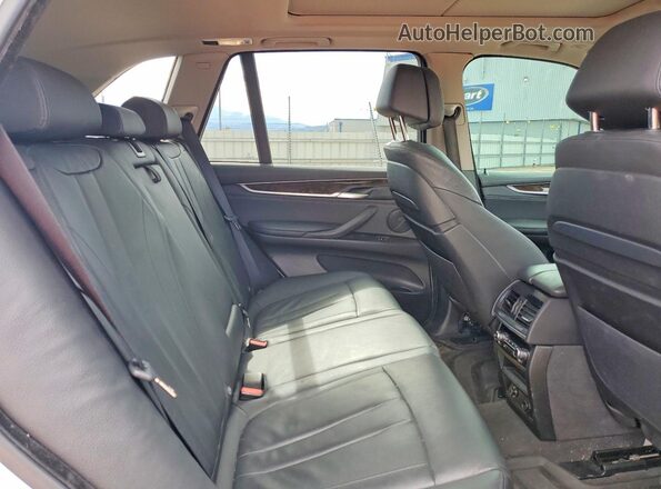 5UXKT0C59G0S75382 2016 BMW X5 White Vista interior trasera